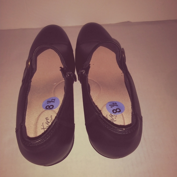 Collection by Clark - Picture 3 of 3